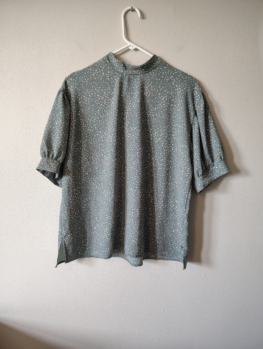 Signature By Reitmans lightweight Blouse